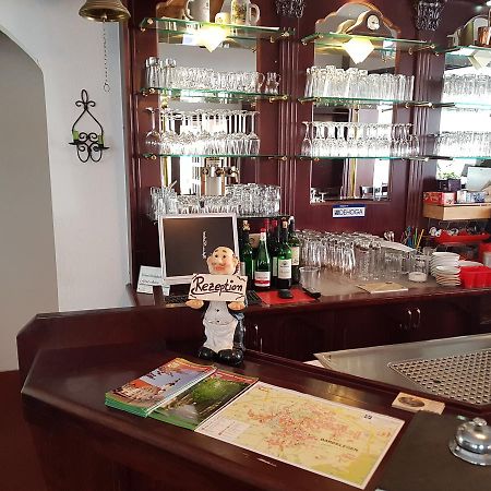 גרדלגן Hotel-Cafe Am Rathaus מראה חיצוני תמונה